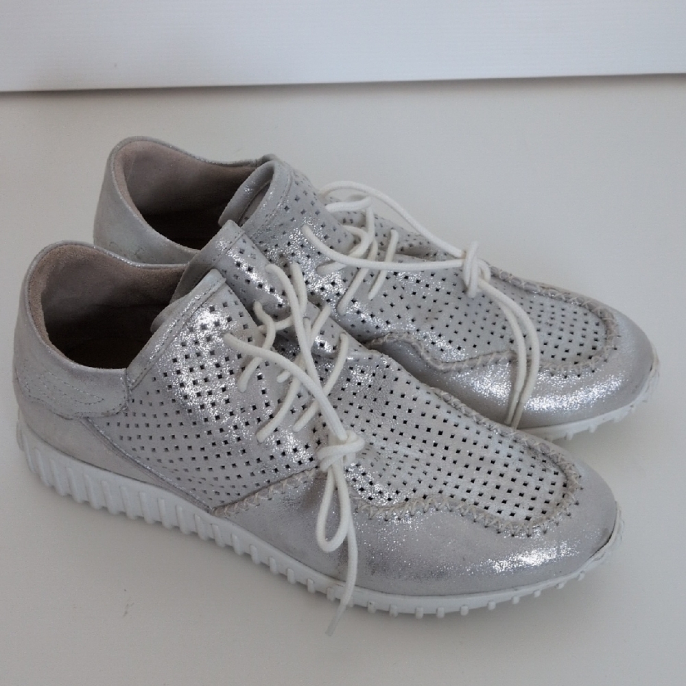 Diba True Poker Hand Metallic Sneaker - 9M